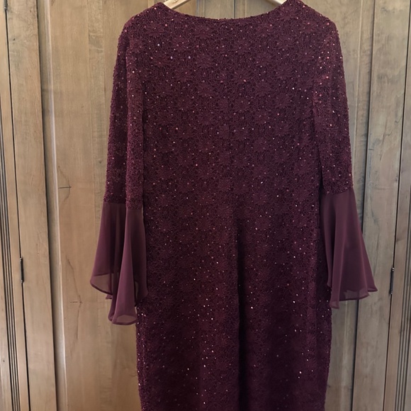Sparkly bell sleeve dress with sequins - Picture 2 of 3